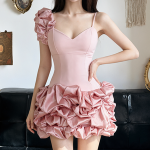 Sweet and <b>romantic</b> heavy-duty ruffle-spliced camisole puff skirt with a slim-fitting design and a waist-binding dress - Product Image 5