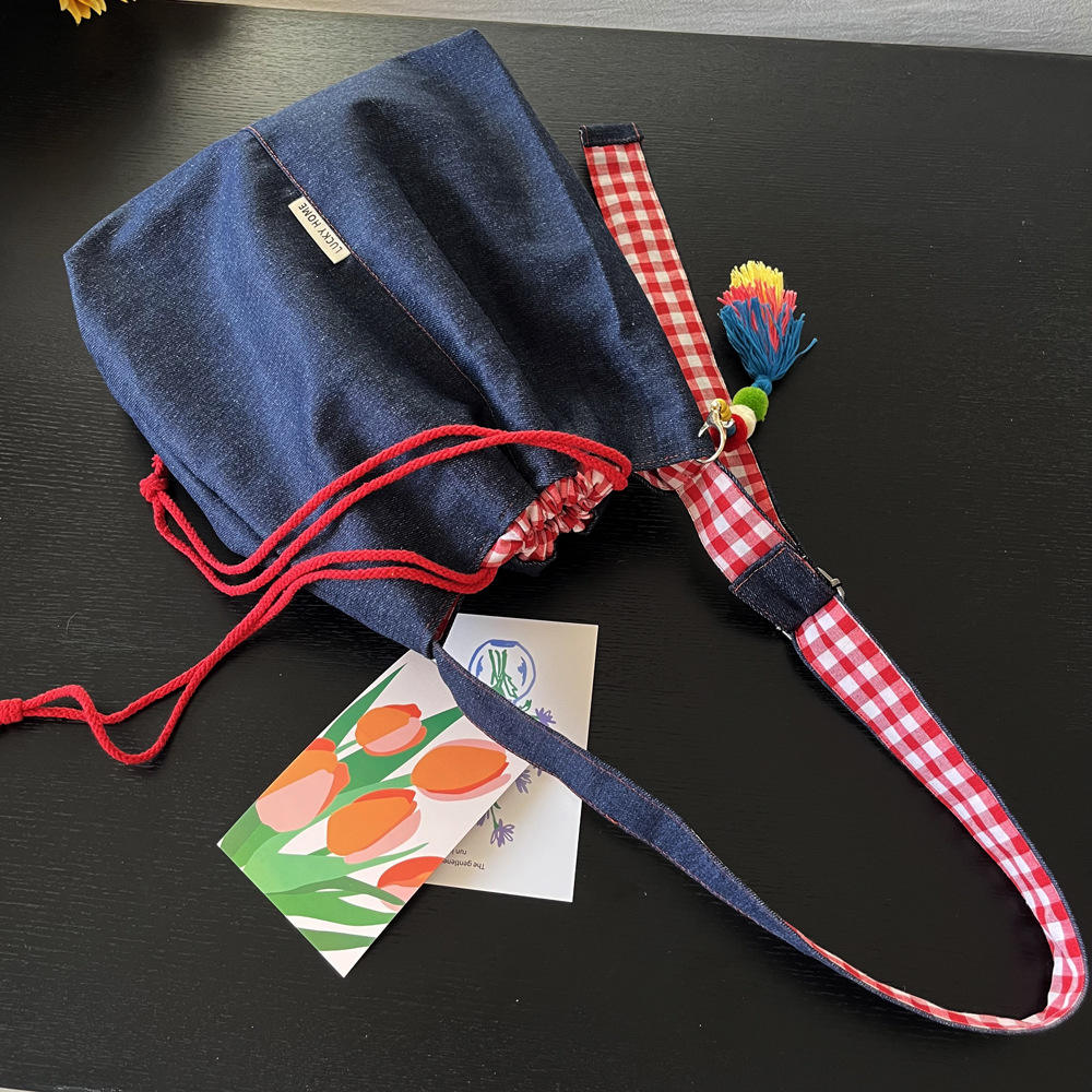 สีฟ้าเที่ยงคืน