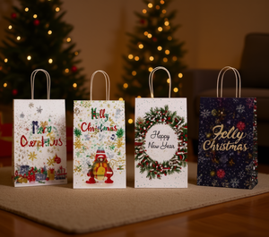 Set di 4 sacchetti regalo natalizi in carta a tema festivo per regali di Natale e occasioni festive - Product Image 2
