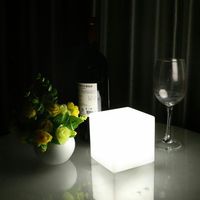 현대식 플라스틱 태양광 LED 충전식 장식 조명 램프 (16가지 RGB 색상 변경 미니 큐브 조명 포함)
