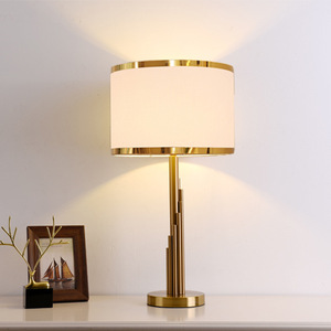 Lámpara de Mesa de Lujo Ligero, para Sala de Estar, Dormitorio, Mesita de Noche, Decoración de Diseño, Sala de Exposiciones, Modelo, Estilo Simple - Product Image 1