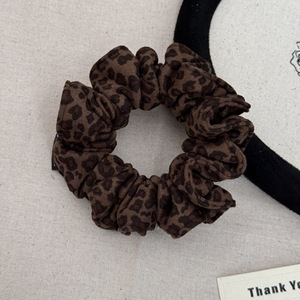 Diadema de tela con estampado de leopardo y banda elástica grande con estampado vintage para mujer - Product Image 6