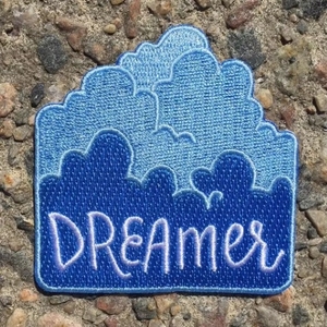 Patch brodé Blue Cloud <span class=keywords><strong>Dreamer</strong></span>, patch appliqué à slogan en écriture cursive sur le thème du ciel pour veste, sac à dos, style décontracté, bohème, streetwear - Product Image 1