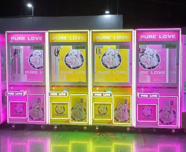 Custom Coin Operated Plastic Toy Vending Arcade Claw Crane Machine with Cash Acceptor