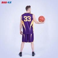 Accessoires de fans de basket-ball de style classique de vente chaude maillot de basket-ball sublimé vierge en maille respirante