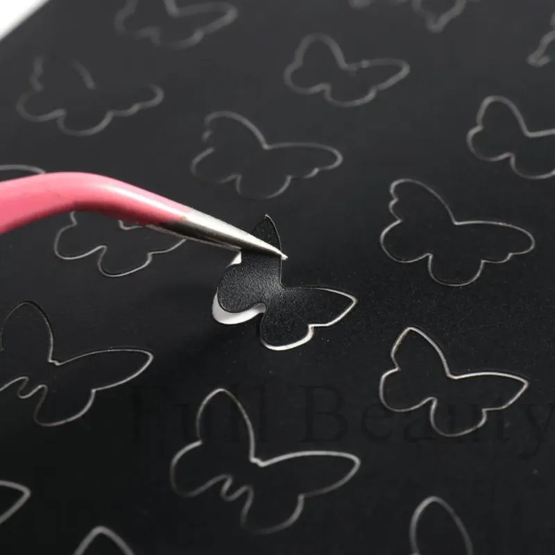 Yimei 도매 네일 프랑스어 보조 그리기 중공 사랑 스티커 눈 꽃 나비 중공 스텐실 네일 아트 스티커