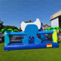 Nieuw springkasteel met hindernissen, luchtpark, bosthema, speeltuin, klim- en glijbaancombinatie