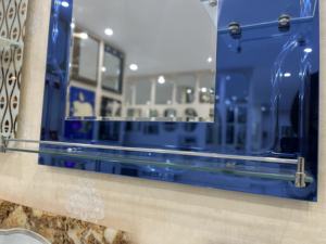 Modern tasarım banyo aynası çift katmanlar işıklı gümüş cam düz ayna basit tarzı - Product Image 4