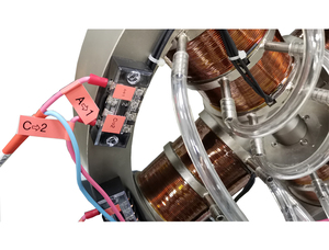 Électroaimants de laboratoire à 4 pôles, générateur EMF personnalisé, bobines de magnétisation produisant des champs magnétiques multipolaires - Product Image 5