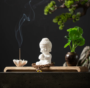 Estatua de Buda Pequeña Pintada a Mano en Porcelana Creativa, Adorno Decorativo de Estilo Chino para Mesa de Café Zen - Product Image 3