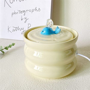 Nouveau design en céramique bol d'eau pour animaux de compagnie fontaine de baleine flux d'alimentation automatique température constante distributeur d'eau pour chat