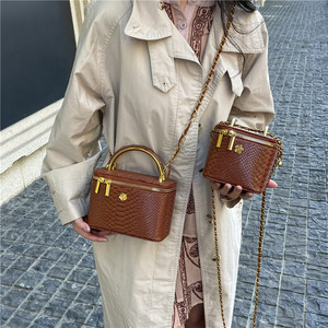 New Light-luxury Mini <b>square</b> Bag for Women 2026 Summer's Stylish High-end Crocodile-pattern Chain Crossbody Bag Zipper Polyester - Product Image 2