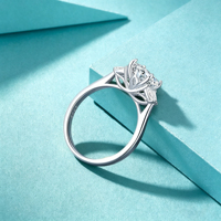 Bague de fiançailles en moissanite à trois pierres 2CT, plaqué platine épais, argent sterling 925, D VVS1, certifiée GRA, passe le testeur de diamant