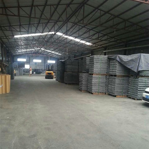 Nóng bán kim loại mạ kẽm trang trại hàng rào 1/4 inch 2mm Dệt Phong cách đồng bằng dệt dây lưới 6mm 8mm nóng đấm HW-3 tùy chỉnh cắt - Product Image 6