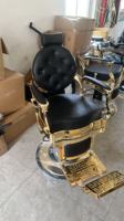 Fauteuil de Barbier Hydraulique Rond en Cuir Tufté Noir et Or Style Antique avec Pompe Hydraulique pour Salon de Coiffure à Vendre