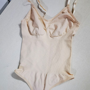 En gros Combinaison de yoga une pièce sculptante, style string, à maintien moyen du bas du dos, respirante et sans couture - Product Image 5