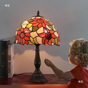 โคมไฟตั้งโต๊ะข้างเตียงในห้องนอนทำจากแก้วสีสไตล์ย้อนยุคแบบยุโรปและอเมริกา, บาร์สไตล์คันทรี, อุปกรณ์ติดตั้งไฟสำหรับร้านกาแฟ - Product Image 3