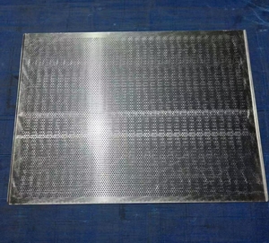 Bandeja para hornear de aleación de aluminio perforada personalizada de grado comercial, bandeja para servir alimentos, bandeja para galletas, plato de postre, 580*780mm - Product Image 1