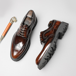 รองเท้าหนังทรงบร็อกสไตล์อังกฤษสำหรับธุรกิจแบบเป็นทางการ  หน้าผ้าหนังมันเงา รองเท้าสำหรับงานแต่งงาน ทำจากหนังหนาและส้นสูง - Product Image 5