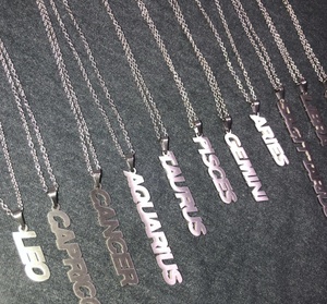 Or 12 verticale <span class=keywords><strong>Horoscope</strong></span> signe <span class=keywords><strong>du</strong></span> zodiaque collier plaque signalétique charme pendentif personnalisé lettre collier bijoux personnalisés - Product Image 3