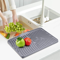 Grand tapis de séchage pliable classique en silicone, résistant à la chaleur, antidérapant, réutilisable, avec canaux de drainage pour vaisselle et tasses