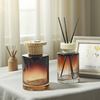 Vente en gros de bouteille diffuseur roseau en verre 1OZ 2OZ 3OZ 4OZ bouteille bâton en verre vide de luxe pour diffuseur d'huile aromatique avec boîte cadeau carrée
