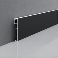 Profilé de plinthe en aluminium élégant avec éclairage LED d'angle, garniture murale métallique pour la décoration intérieure commerciale et hôtelière