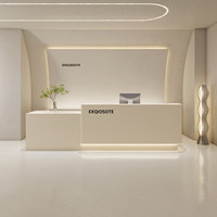 Bureau de réception incurvé tendance couleur crème avec rangement, mobilier de bureau pour magasins de vêtements, salons de beauté, bureaux (matériau MDF)