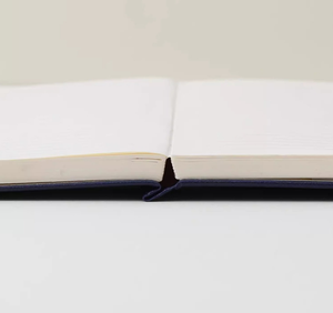 Cuaderno/Diario Personalizado de Alta Calidad con Tapa Dura de <span class=keywords><strong>Cuero</strong></span> Sintético <span class=keywords><strong>PU</strong></span>, Formato A5, con Logotipo Grabado, Líneas Perforadas y Bolsillo - Product Image 4