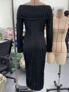 Nuovi Arrivi: Vestiti Lunghi Sexy con Stampa Ondulata Autunno 2024 Abbigliamento Donna Fashion Elegante Tinta Unita <span class=keywords><strong>Spalle</strong></span> <span class=keywords><strong>Scoperte</strong></span> Manica Lunga Abito Maxi da Donna - Product Image 3