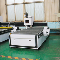 Machine de découpe CNC à couteau oscillant 1325 avec table de découpe de tissu CCD et broche 3 axes pour acrylique et enseignes en bois