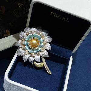 Broche de Girasol Tridimensional con Esmalte de Color Avanzado para Mujer, Broche de Circonio Lujoso, Broches de Moda Exquisitos para el Pecho - Product Image 5