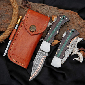 Cuchillo de Bolsillo de Acero al Carbono Forjado a Mano con Mango de Madera Vengi con Incrustaciones Verdes, Funda de Cuero, Acabado Pulido, Estilo Tradicional - Product Image 3