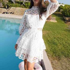 Robe en dentelle épaisse blanche de haute qualité, à col rond et découpes, personnalisée, en coton biologique brodé - Product Image 1