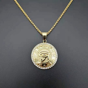 Collar Ojo de Horus de Acero Inoxidable, 10 Años de Experiencia de Fábrica, Collar Moderno Personalizado en Oro para Mujer, Colgante con Cadena de Eslabones - Product Image 3