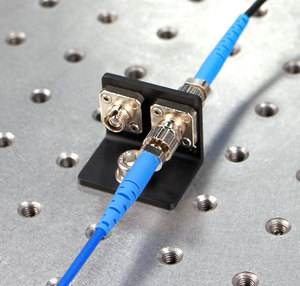 Support de fibre optique LSB4-F à monture L, avec 4 trous de dégagement de 9,5 mm et 8 trous filetés M2 - Product Image 5
