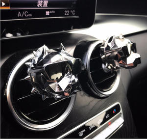 น้ำหอมปรับอากาศเริ่มแรกแบบอเมริกัน Bullydog,ตัวหนีบช่องระบายน้ำมันหอมระเหยสำหรับรถยนต์ - Product Image 2