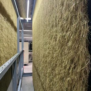 Chaume artificielle de marchandises prêtes à l'emploi pour la décoration PP + PE Herbe synthétique pour toit Chaume de simulation ignifuge pour la plage - Product Image 5