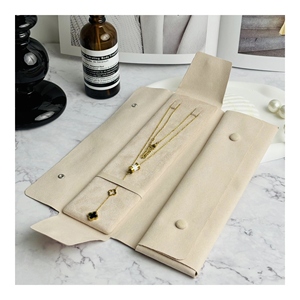Étui à bijoux de luxe en microfibre de daim rose pour collier, emballage cadeau, étui pour pendentif et pochette pour pendentif de collier - Product Image 1