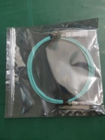 Kabel Serat Optik Aktif (AOC) SFP 10G Pabrik Cina (3m SFP+ ke SFP+ OM3/OM4 Bersertifikasi CE RoHS FCC) untuk Penggunaan Pusat Data/FTTX
