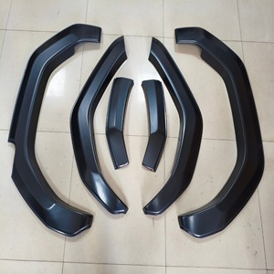 Guardabarros Estilo OEM para Hilux Travo 2026 de 4 Puertas, Ajuste Personalizado, Color Negro - Product Image 3