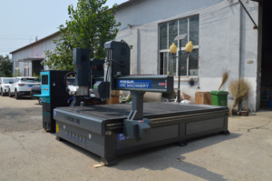 Machine à routeur cnc 1325 à 4 axes avec tête pivotante, appareil de découpe du métal pour le bois, l'acrylique, <span class=keywords><strong>et</strong></span> plus <span class=keywords><strong>encore</strong></span> - Product Image 4