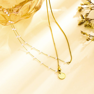 Collar de cadena de hueso de serpiente largo con perlas de doble capa chapado en oro de 18 quilates, con forma de Y y perlas de imitación con separación parcial, joyería. - Product Image 3