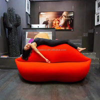 Ensemble de créateurs italiens nordiques personnalité créative Net rouge canapé à lèvres incurvé modulaire tufté pour magasin de vêtements ou Salon de beauté