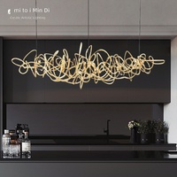 Lustre en métal torsadé de luxe, luminaire suspendu linéaire design, lampe suspendue LED personnalisée pour salle à manger, bar, salle d'exposition, villa