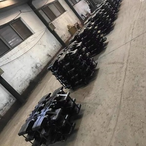 Gruppo di Pattini Sottocarro in Acciaio Fuso per Gru Cingolate a Braccio Reticolare Link-Belt LS108BS, Durevoli - Product Image 4
