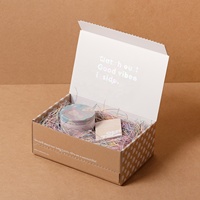 Boîte d'Expédition et d'Emballage Écologique E-commerce Minimaliste Naturel avec Logo Personnalisé, Bande Adhésive Déchirable pour Envoi Postal