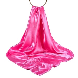 Sciarpa in <span class=keywords><strong>Seta</strong></span> Azzurra per Donne con Stampa Paesaggistica Equestre, <span class=keywords><strong>Foulard</strong></span> Quadrato in Raso da 90cm per Capelli e Collo - Product Image 5