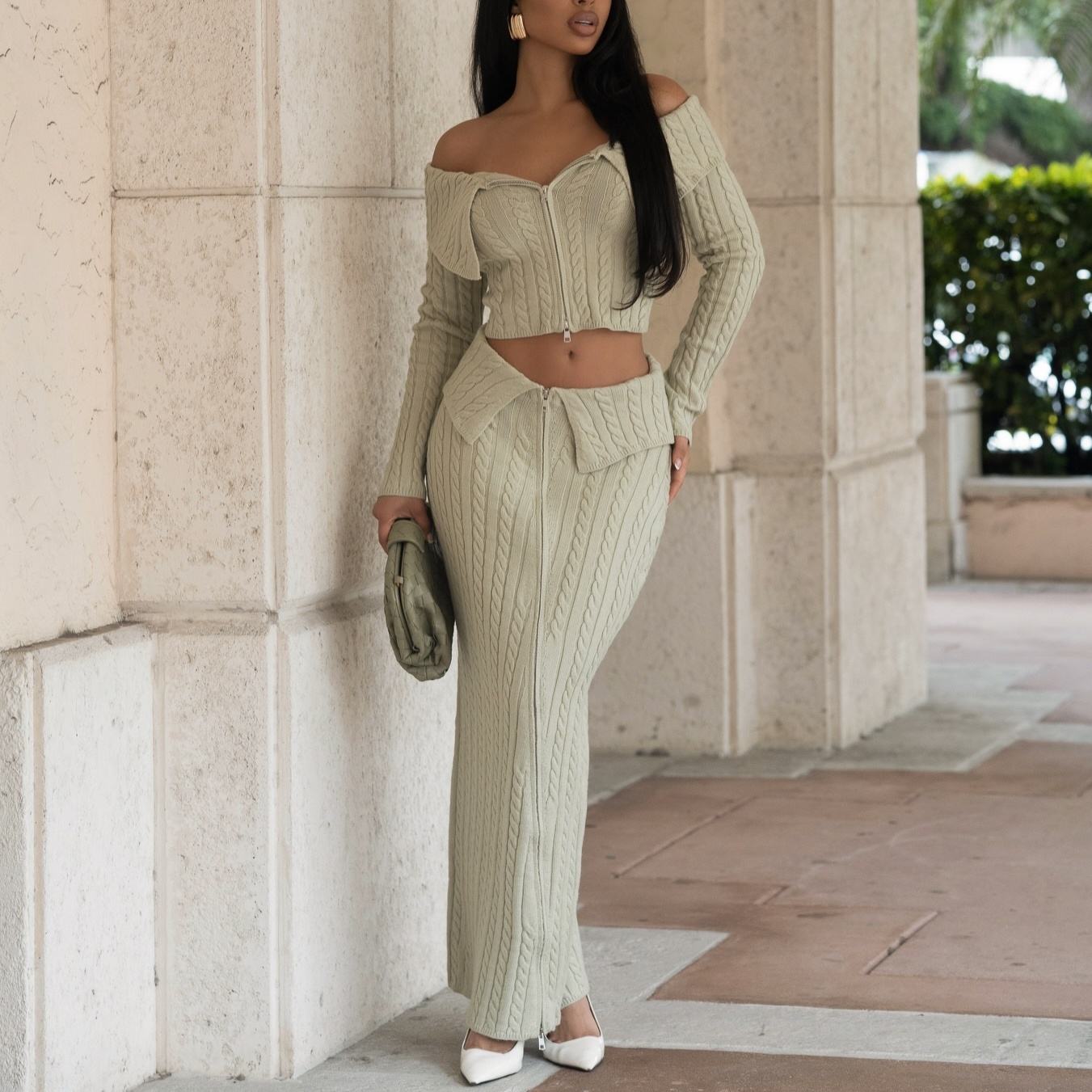 สีกากีอ่อน