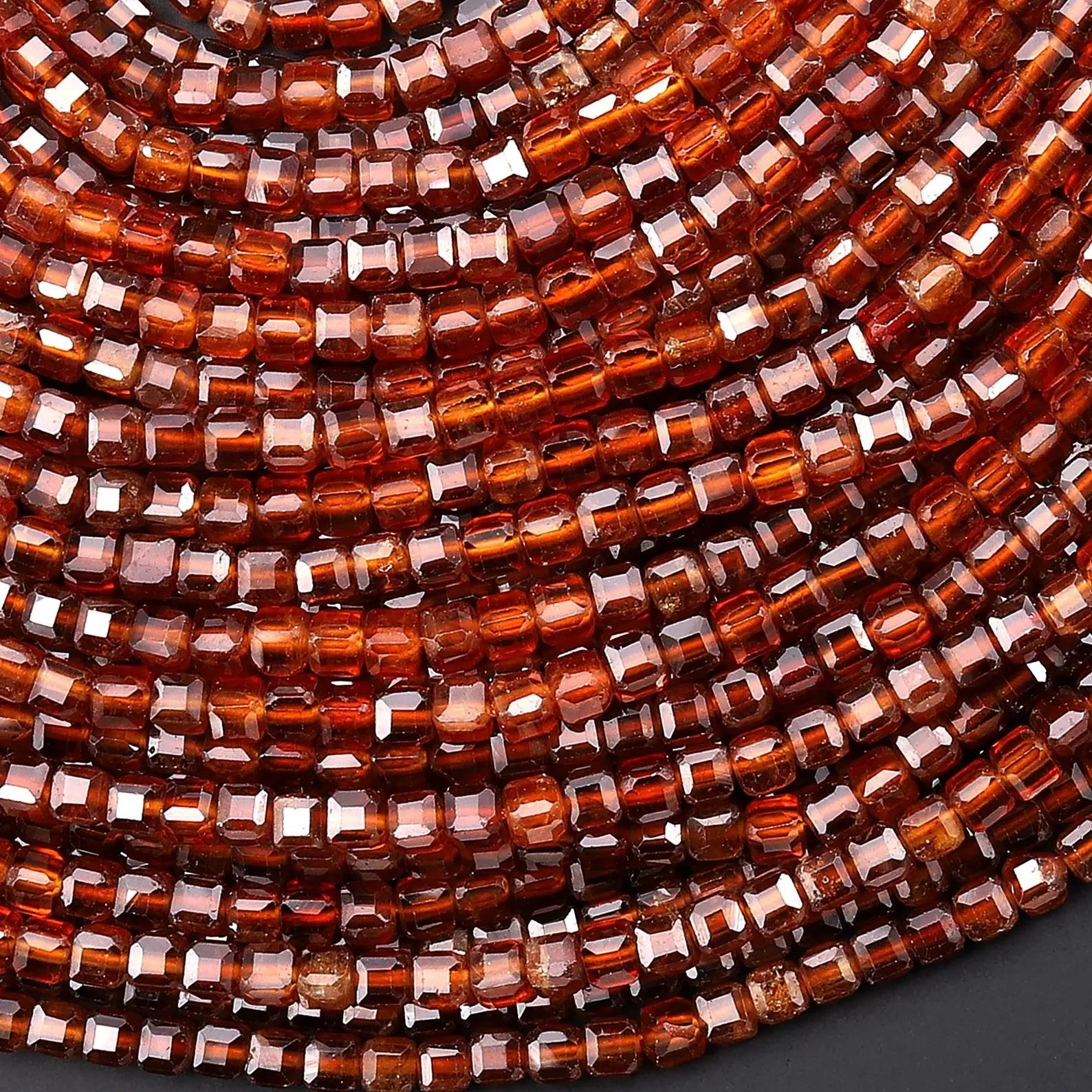 สีน้ำตาล